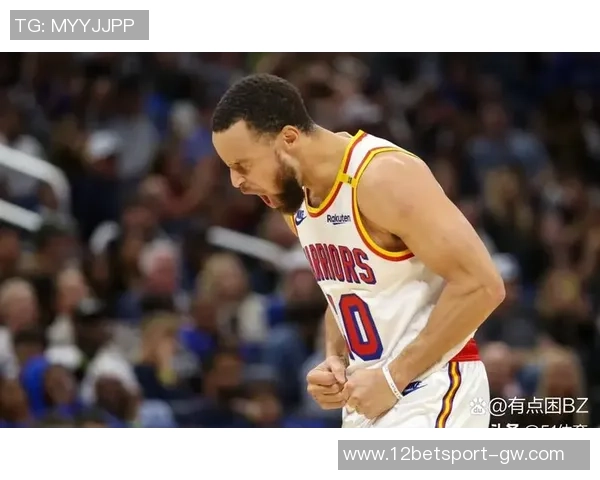 勇士半场领先太阳19分穆迪库里合力发威布克独撑球队 勇士半场领先太阳19分穆迪库里合力发威布克独撑球队