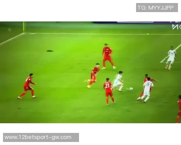 海港意外失球陈威扑救失误傅欢自摆乌龙陷入被动局面 海港意外失球陈威扑救失误傅欢自摆乌龙陷入被动局面