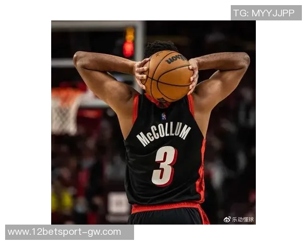 霍福德伤情确诊为右侧坐骨神经痛与老詹相似的伤病困扰